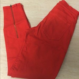 Red Gap legging Jean with zipper detail on back